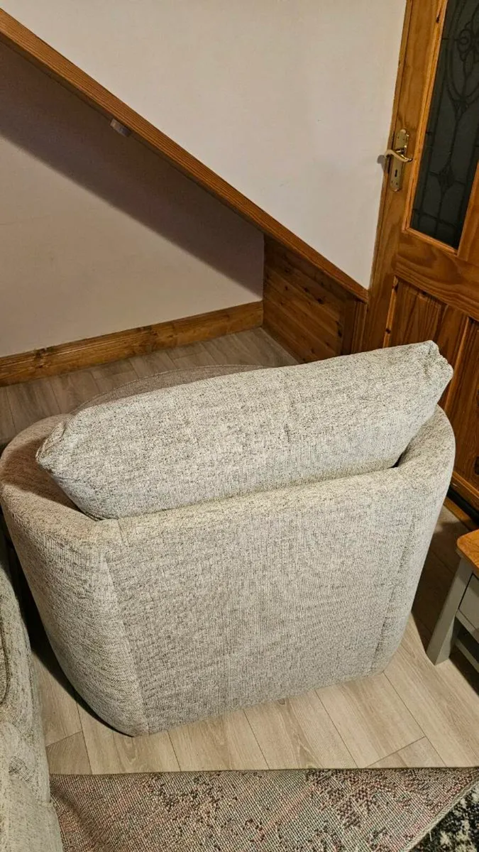 Swivel chair - Image 1