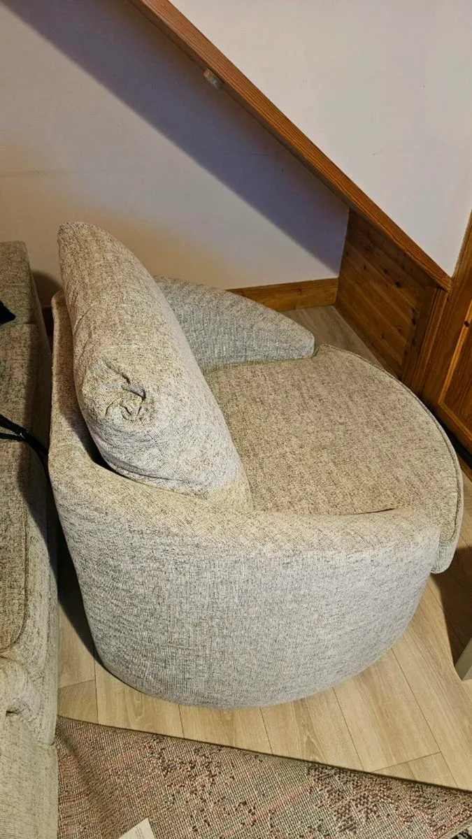 Swivel chair - Image 2