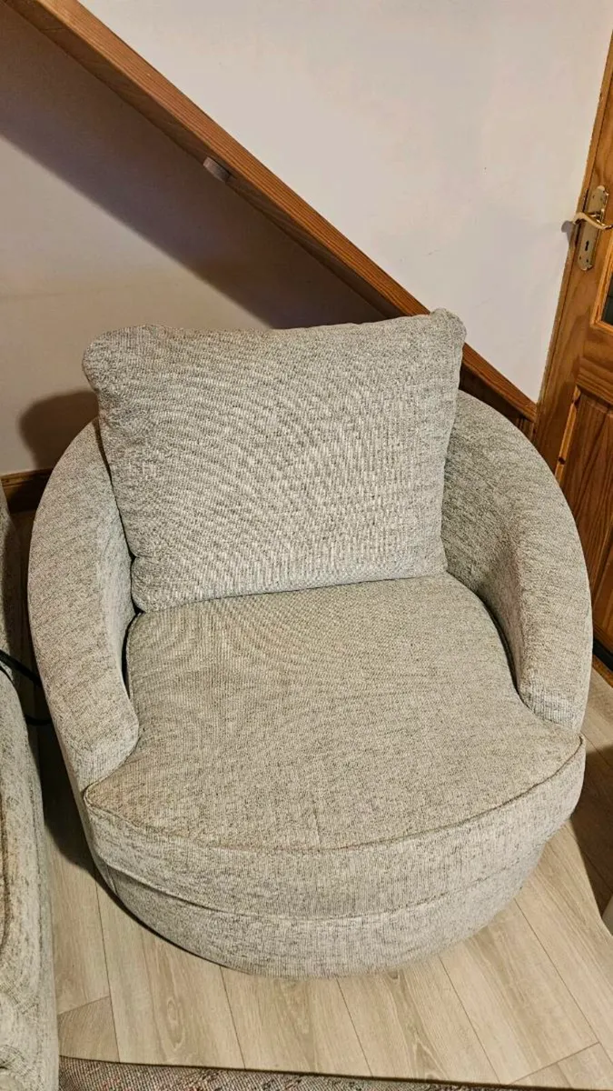Swivel chair - Image 3