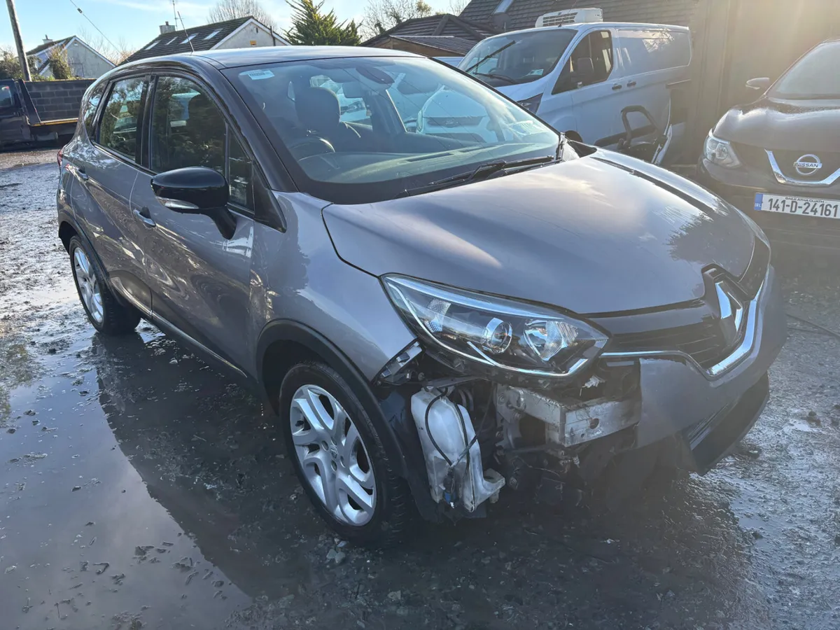 2017 Renault Capture 1.5 Diesel light damage - Image 4