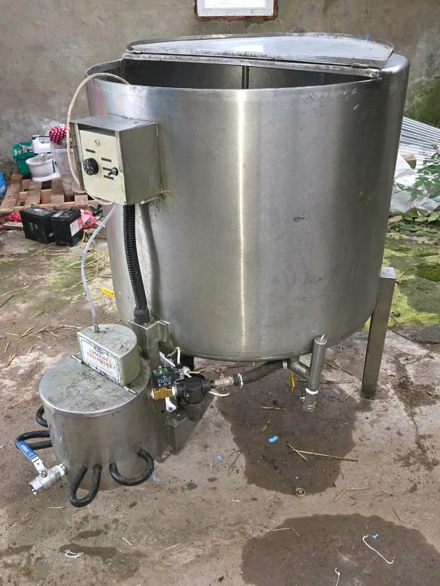 Liscarroll calf feeder - Image 1