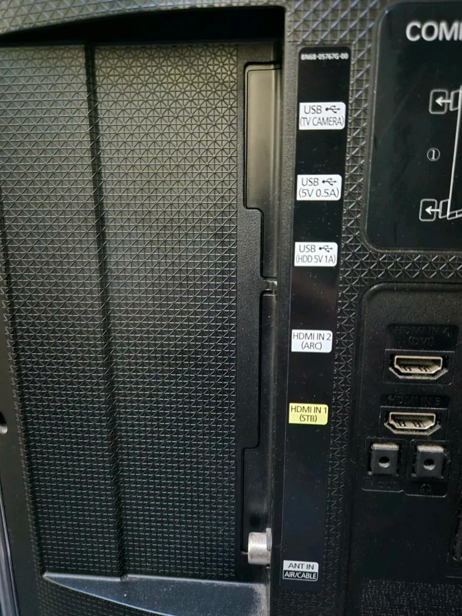 Samsung 40", Series 6, Smart Hub TV - Image 3