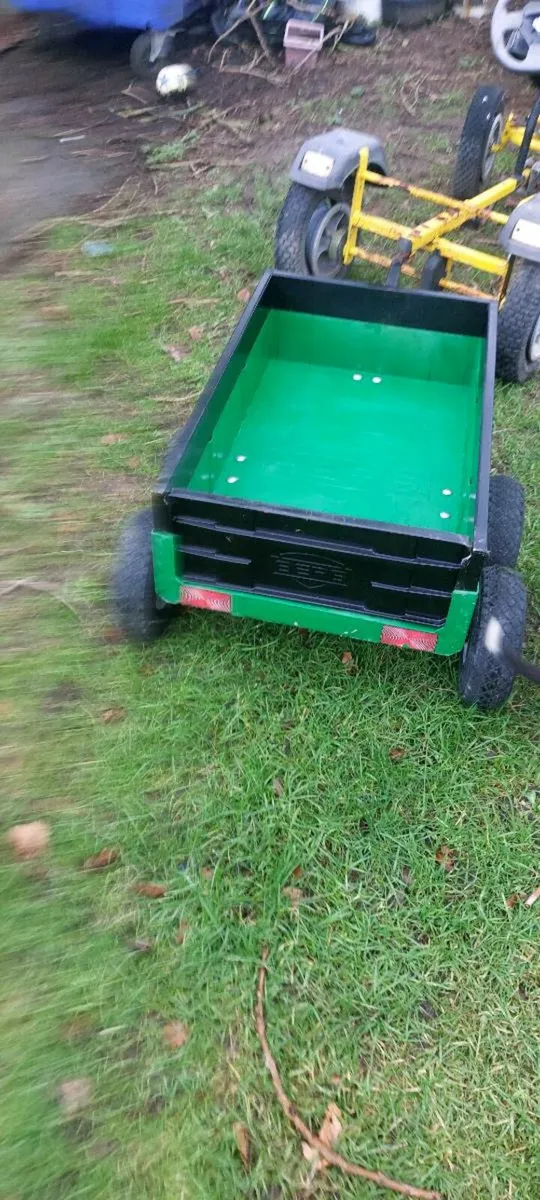 Berg Trailer - Image 2