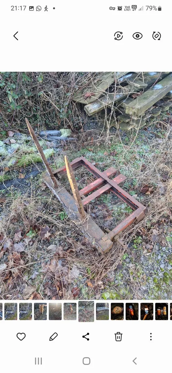 Front spike - Image 1