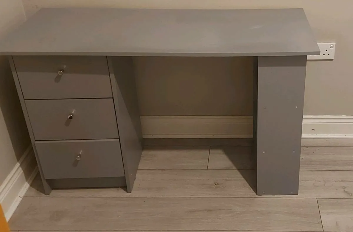 Free desk + office chair (collection only) - Image 3