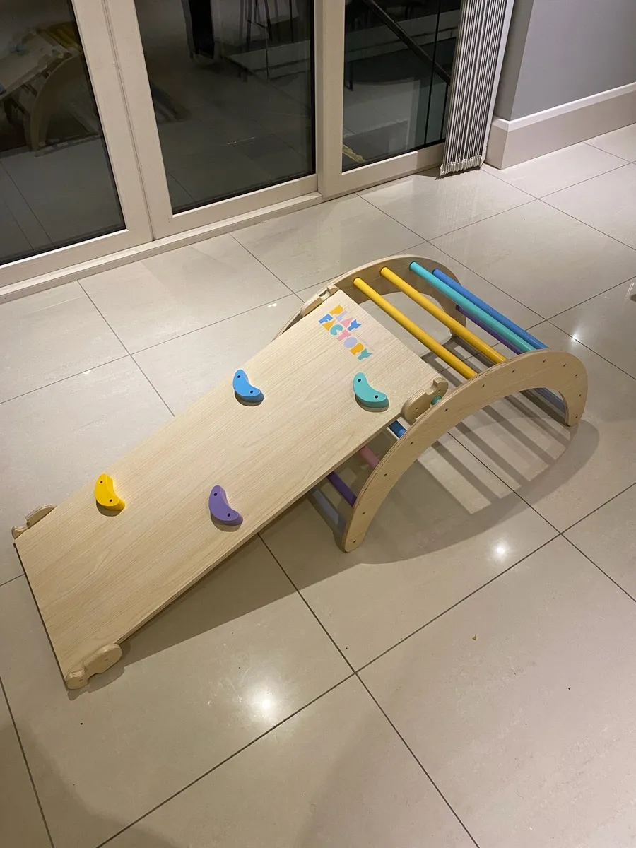 Toddler climbing frame - Image 1