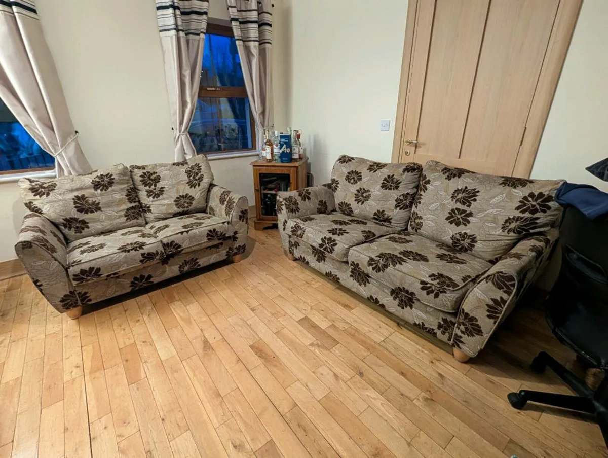 3 + 2 Sofa