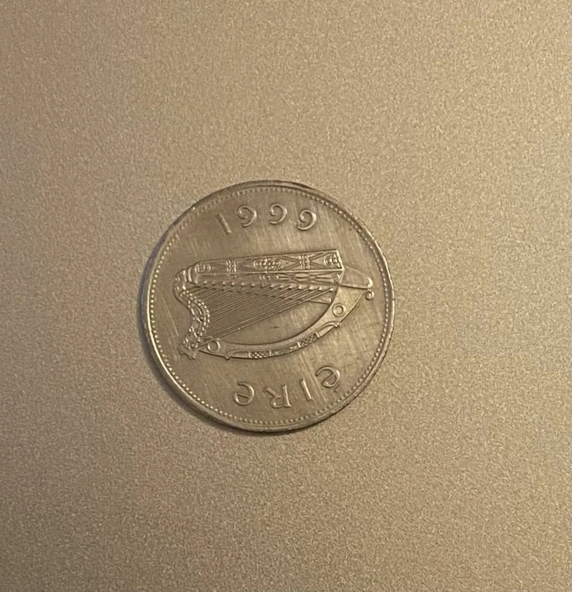 £1, Irish Red deer coin from 1999, Free Post - Image 3