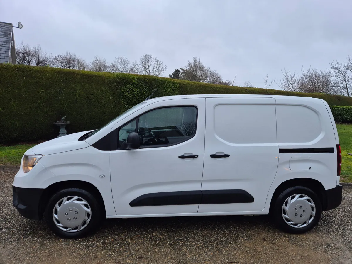 221'OPEL COMBO Low miles - NEW CVRT - Image 3