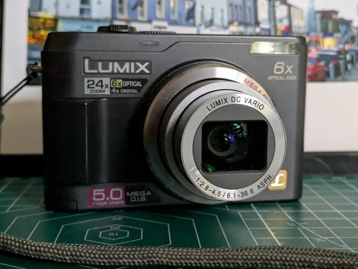 Panasonic Lumix LZ-2 5MP CCD🌈 compact 📸 - Image 1