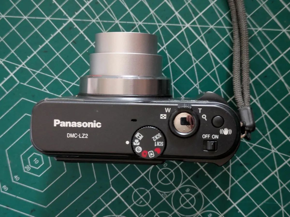 Panasonic Lumix LZ-2 5MP CCD🌈 compact 📸 - Image 2