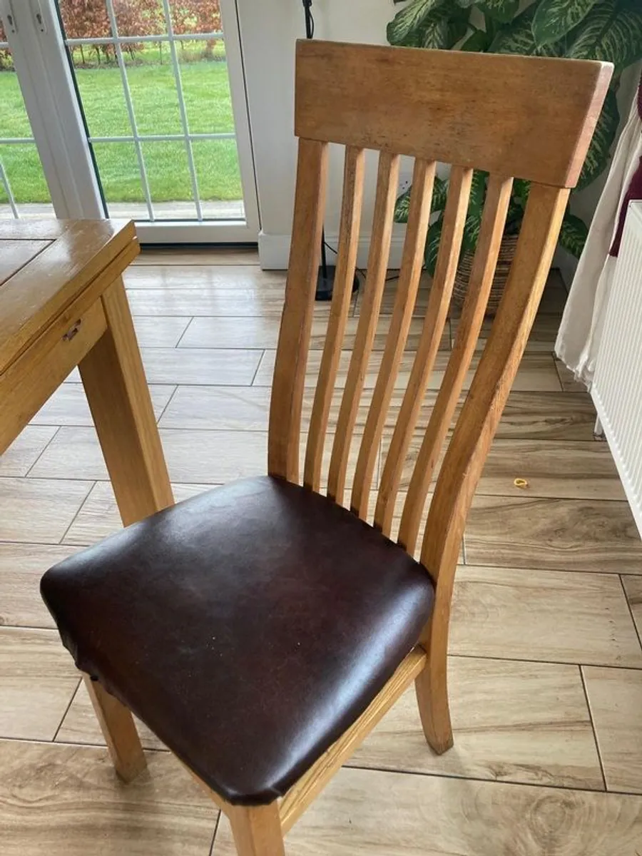 Kitchen table and 6 chairs - Image 4