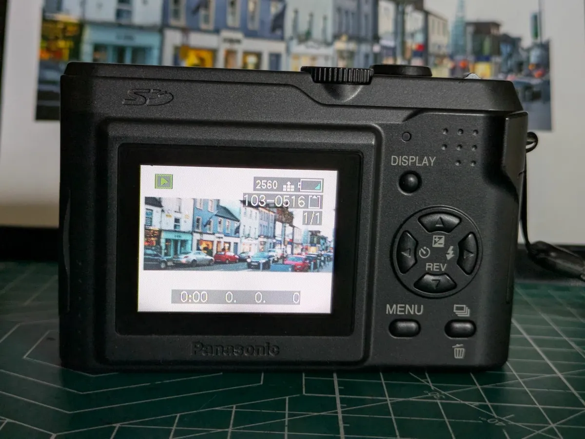 Panasonic Lumix LZ-2 5MP CCD🌈 compact 📸 - Image 3