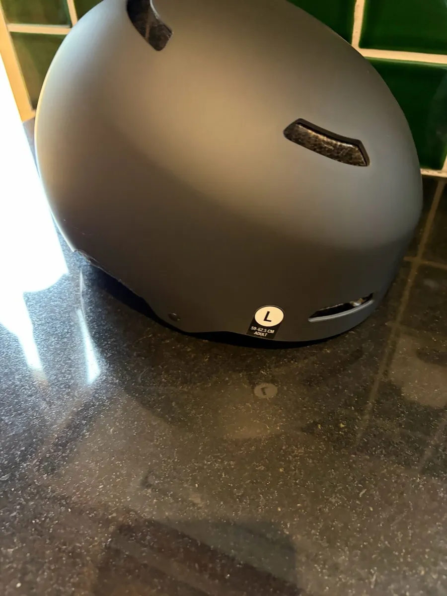 Ski helmet - Image 3