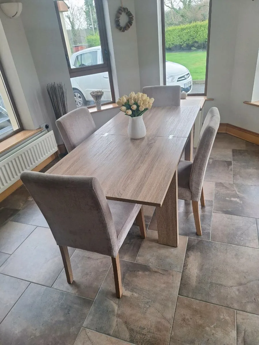 Extendable Table and 4 Chairs - Image 1