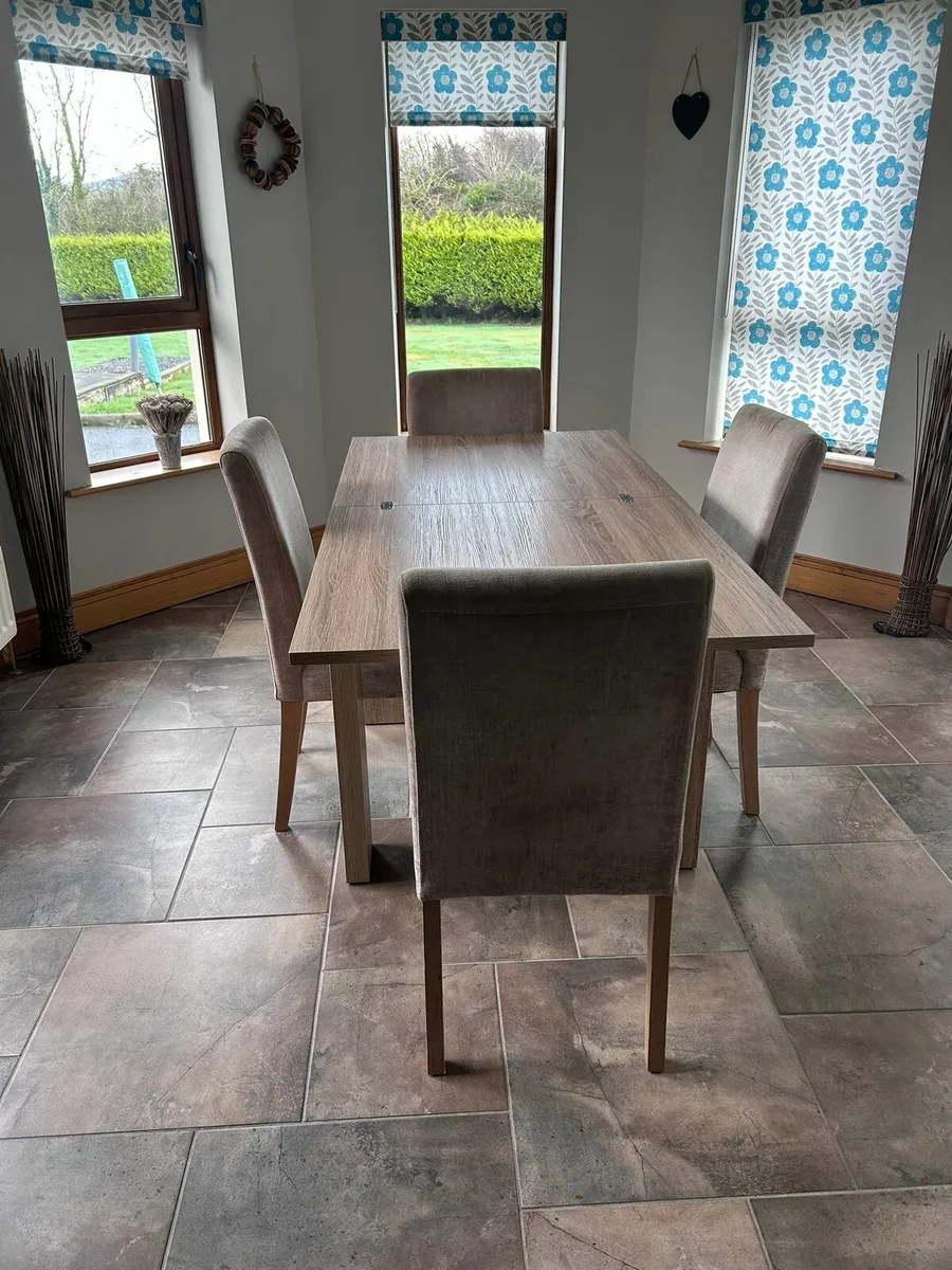 Extendable Table and 4 Chairs - Image 2