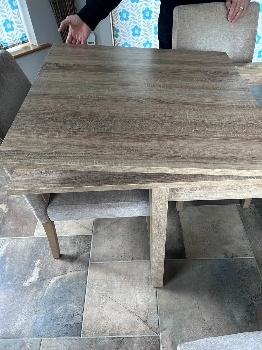 Extendable Table and 4 Chairs - Image 3