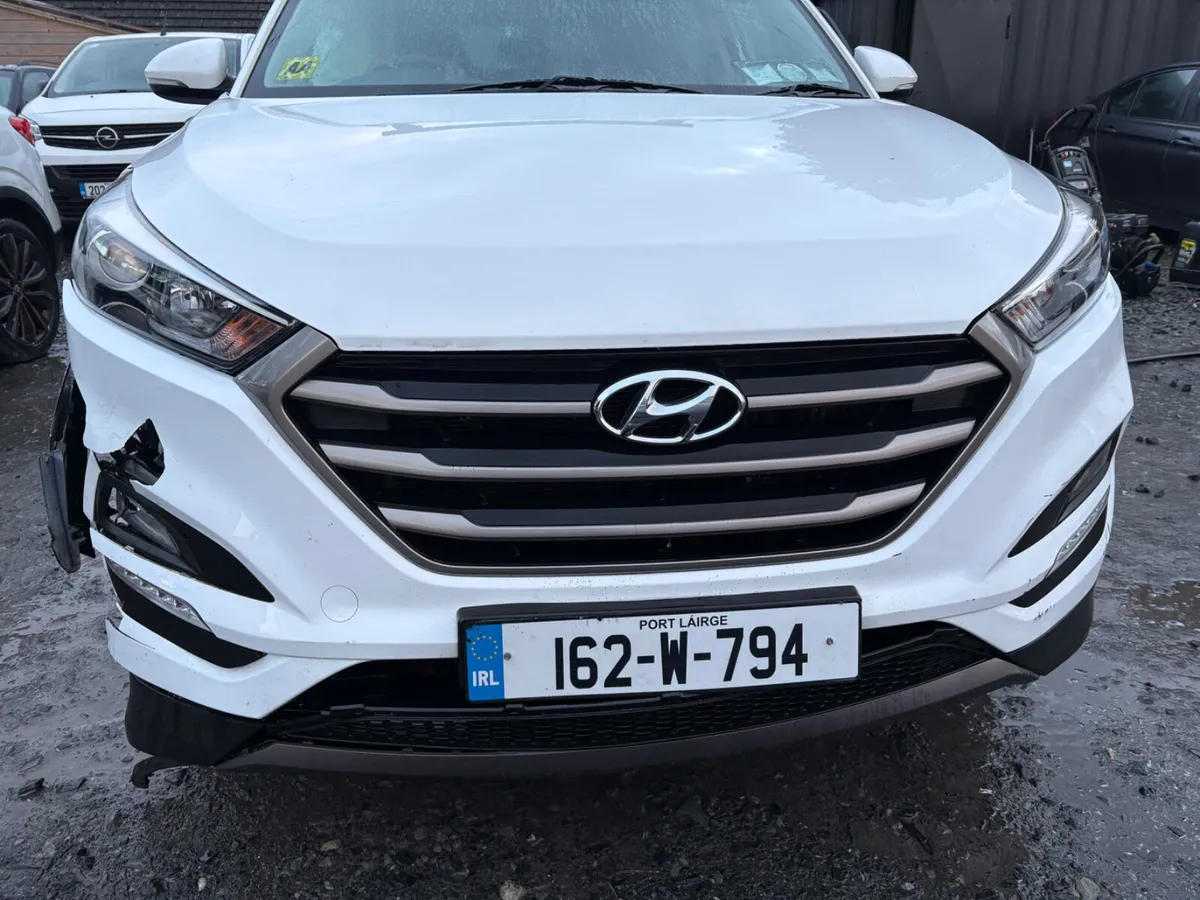 162 Hyundai Tucson 1.7 Diesel high spec low kms - Image 2