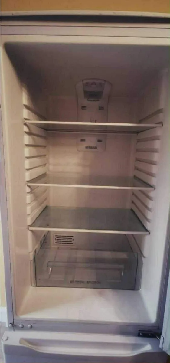 Zannussi fridge freezer - Image 2
