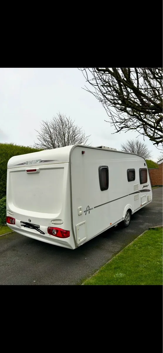 Swift Archway 4 Berth Fixed Bed Caravan - Image 3
