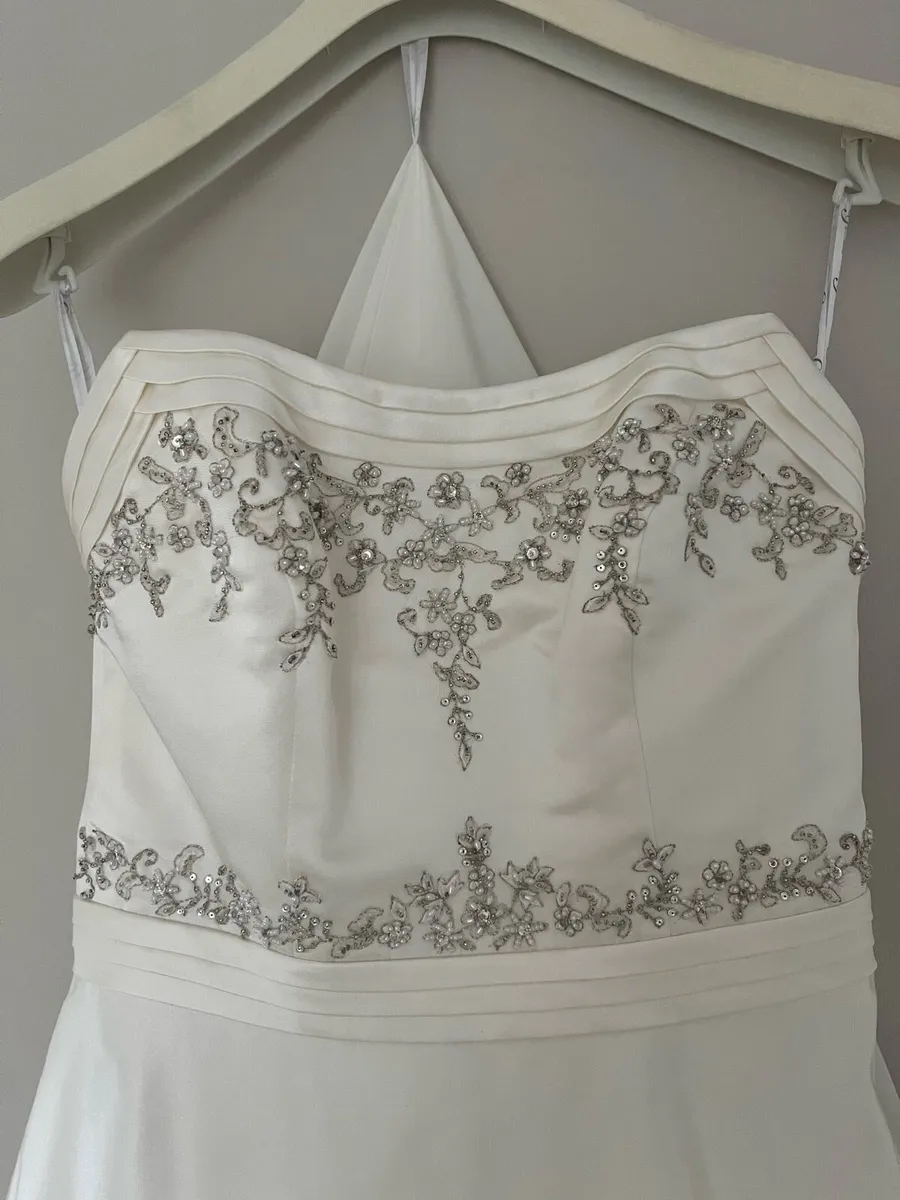 Ginza Ivory Wedding Dress for sale - Image 2