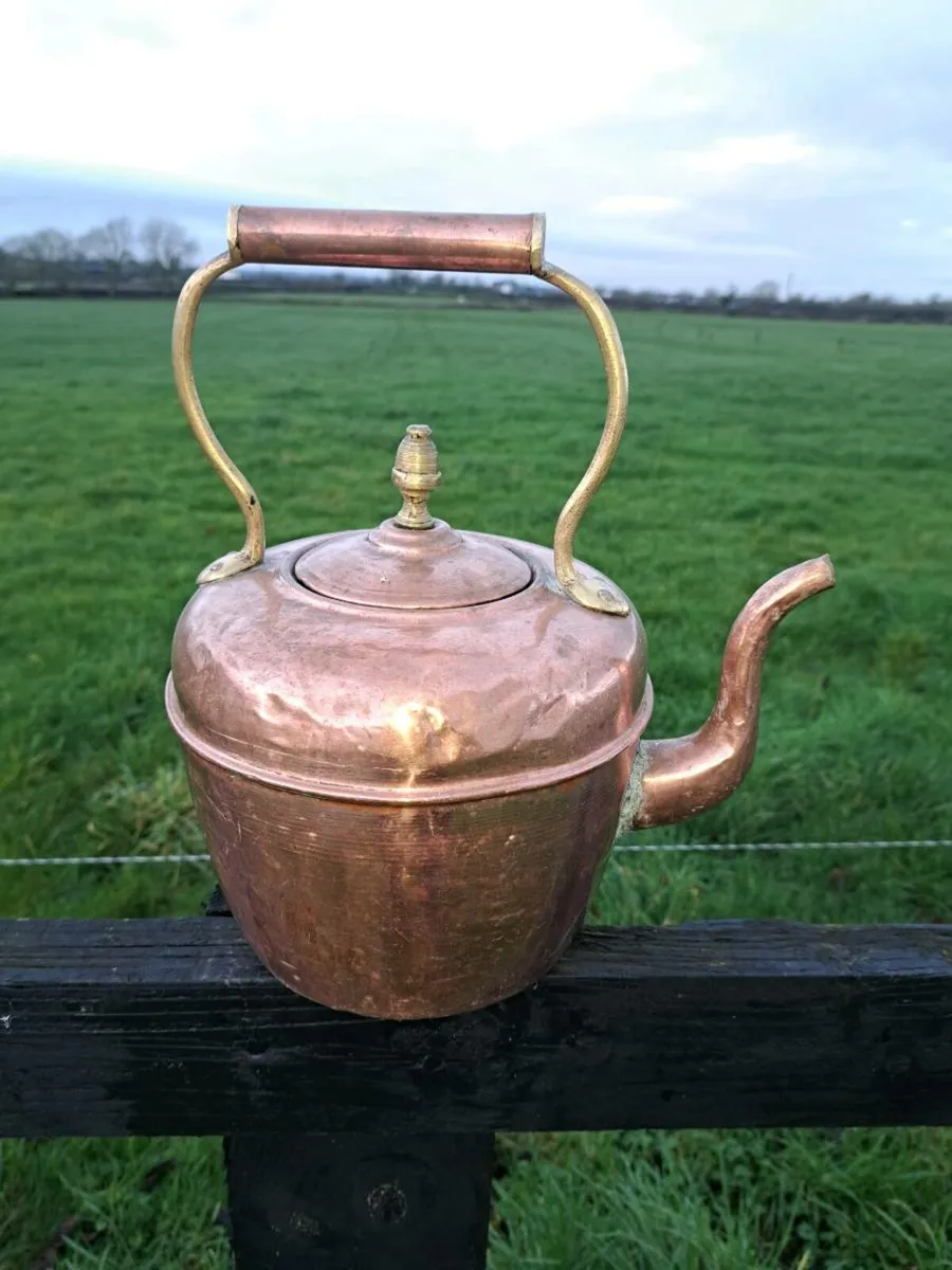 Old copper kettle - Image 2