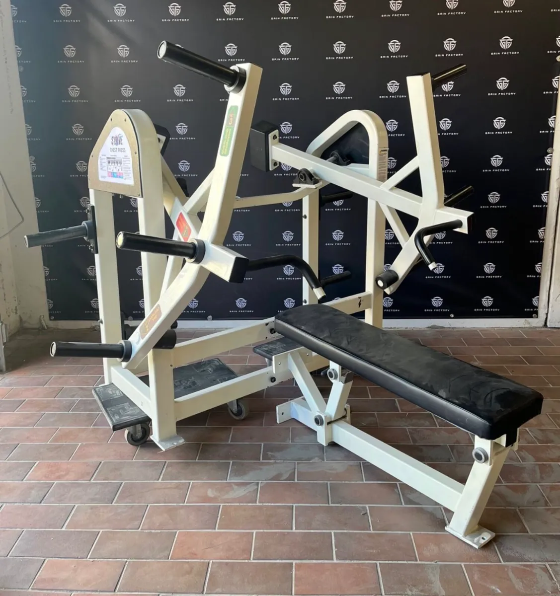 Strive converging plate loaded chest press