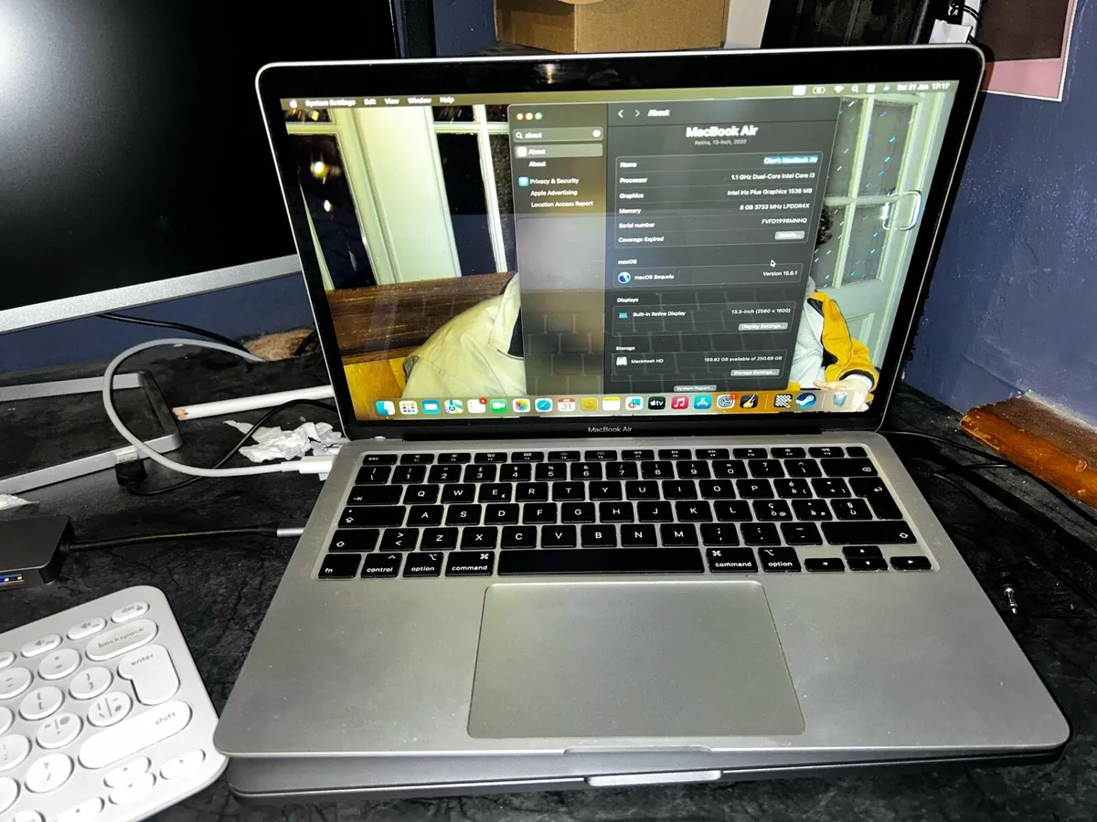 MacBook Air 2020 - Image 1