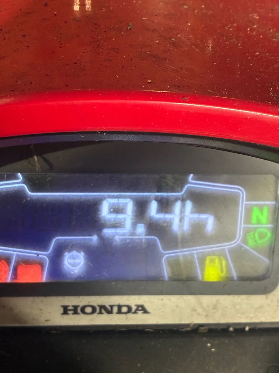 Honda 2417 Ride on mower - Image 2