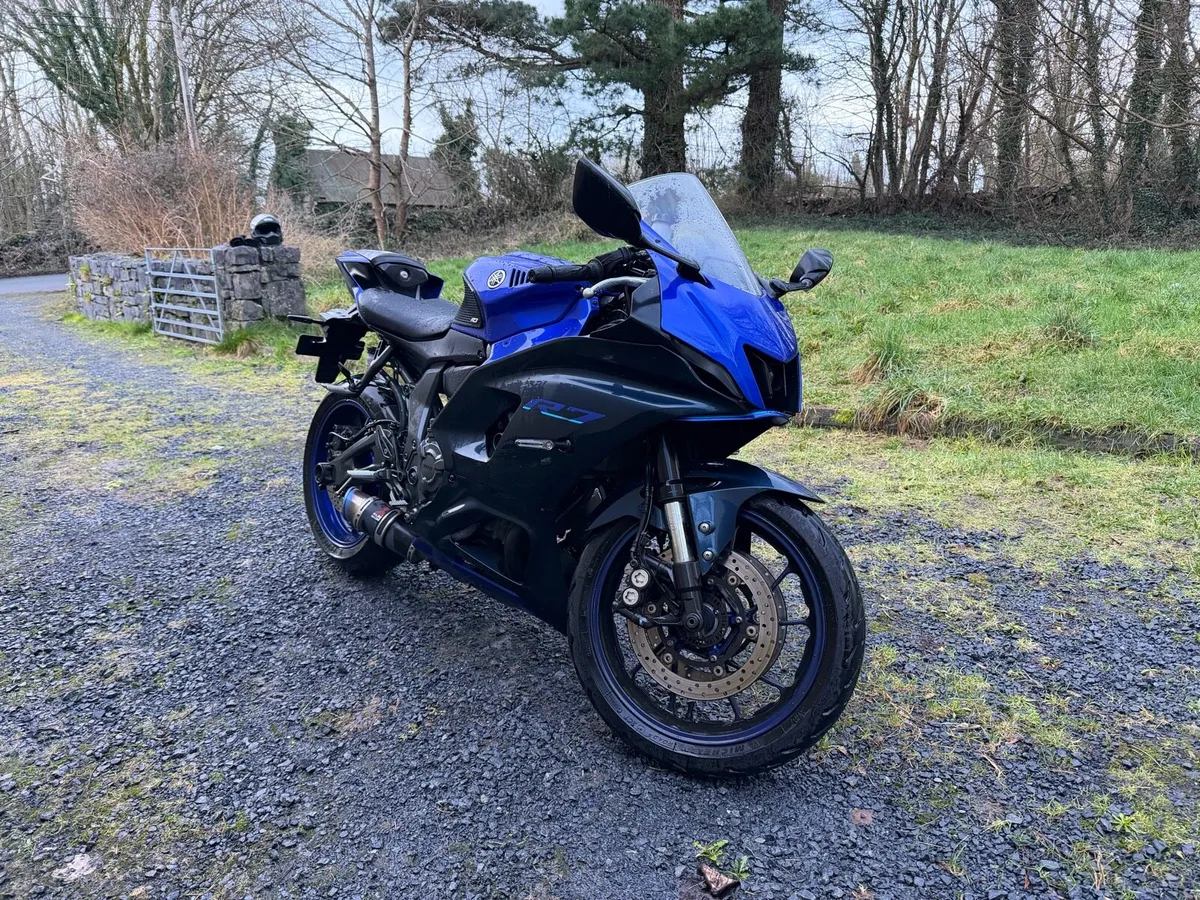 Yamaha R7 - Image 1