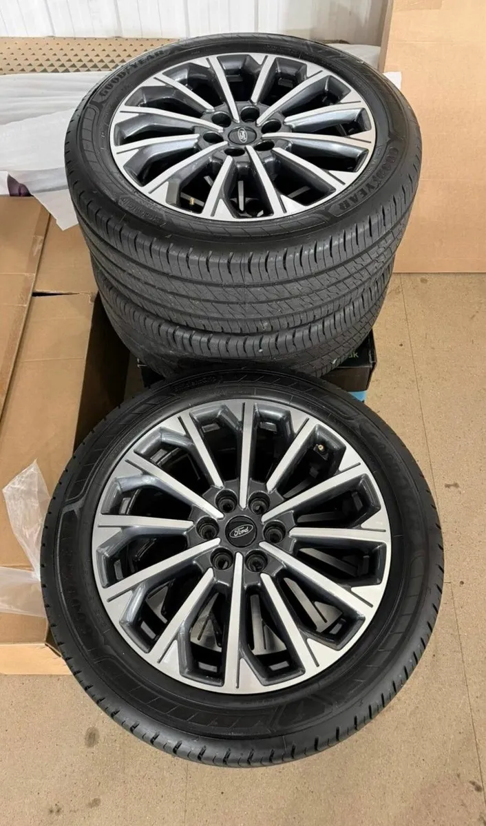 Ford Tourneo Genuine (New 26) 19"Alloys - Image 2