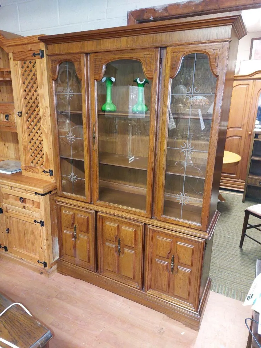 Side presses display - Image 3