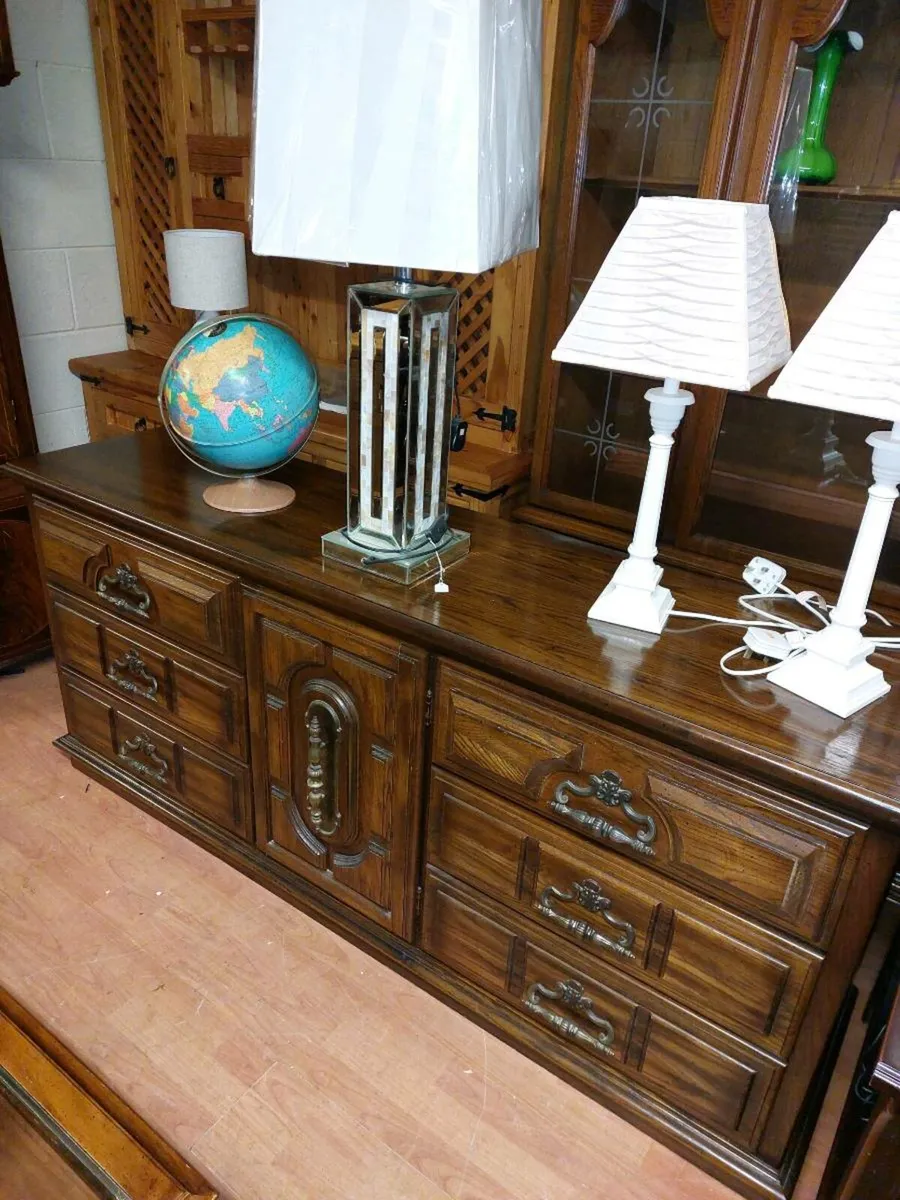 Side presses display - Image 4