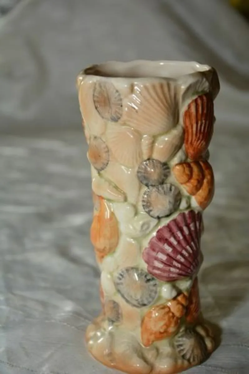 Sylvac Ceramic Pottery Seashell Vase - Image 2