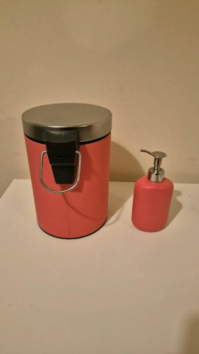 IKEA Bathroom Set – Pink - Image 2