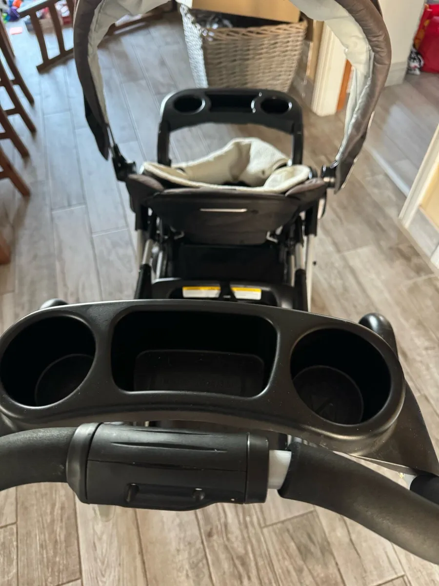 Graco sit and stand stroller - Image 3