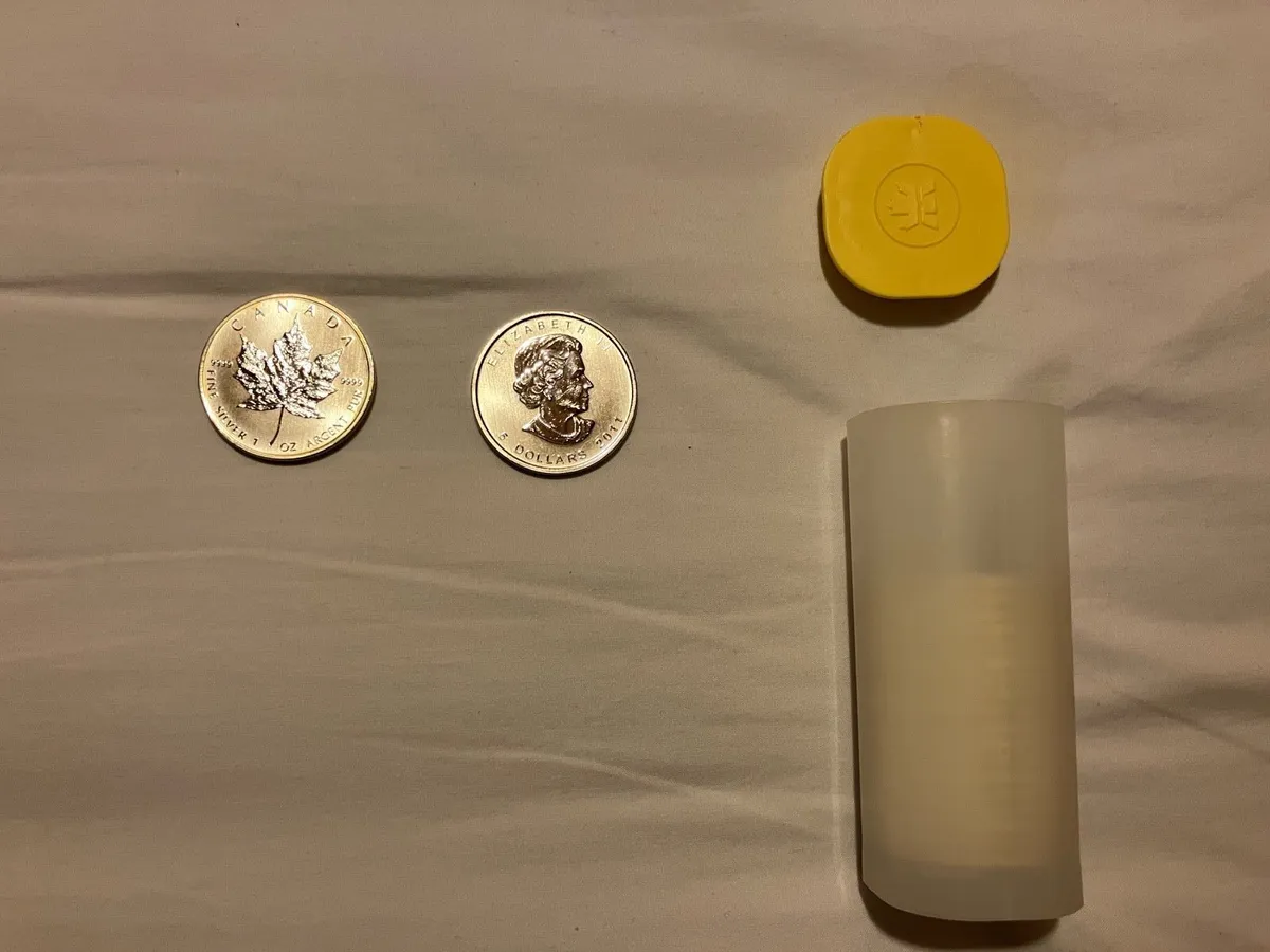 Silver Maple Leaf .999 coins - Image 1