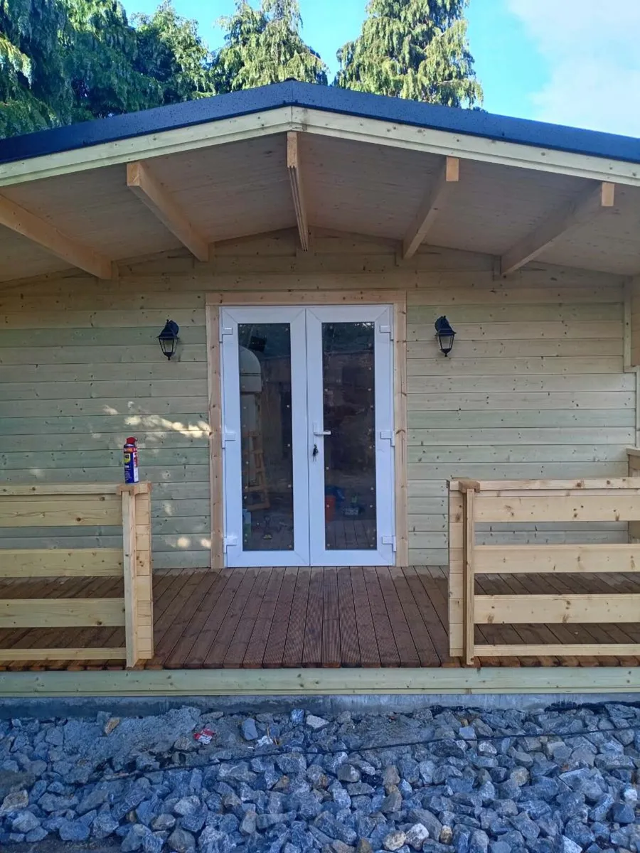 2 bed log cabin - Image 2