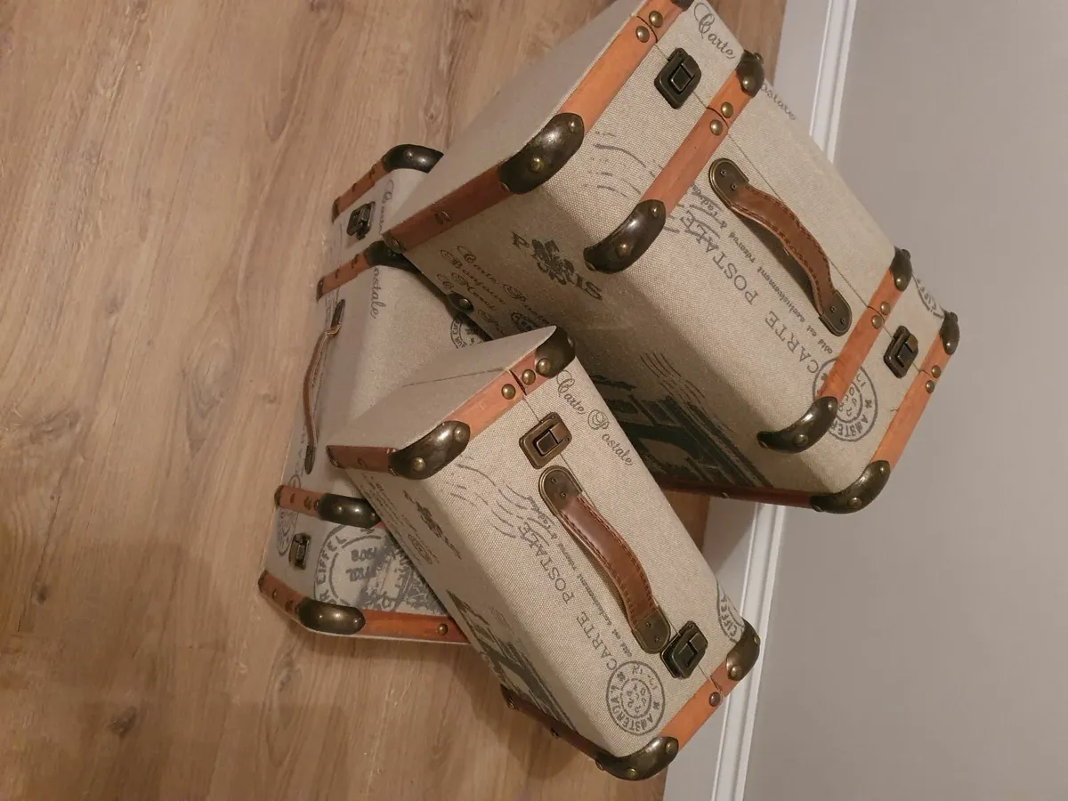 Decorative suitcases - Image 2