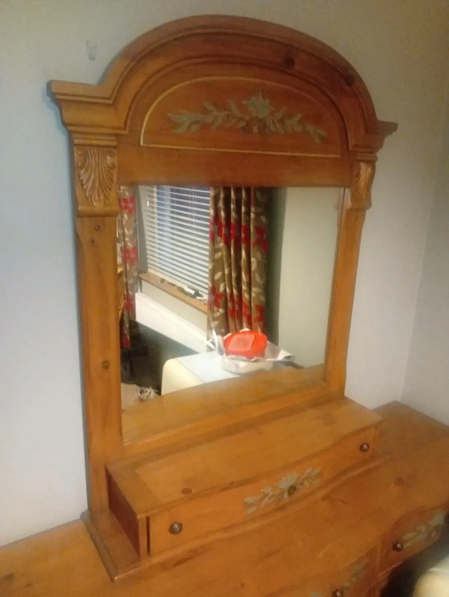 Dresser cupboard unit - Image 2