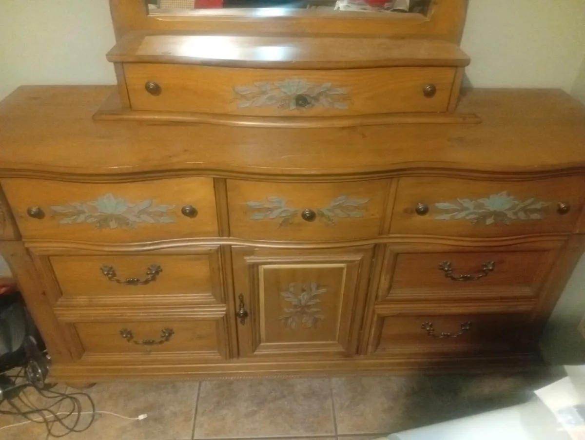 Dresser cupboard unit - Image 3