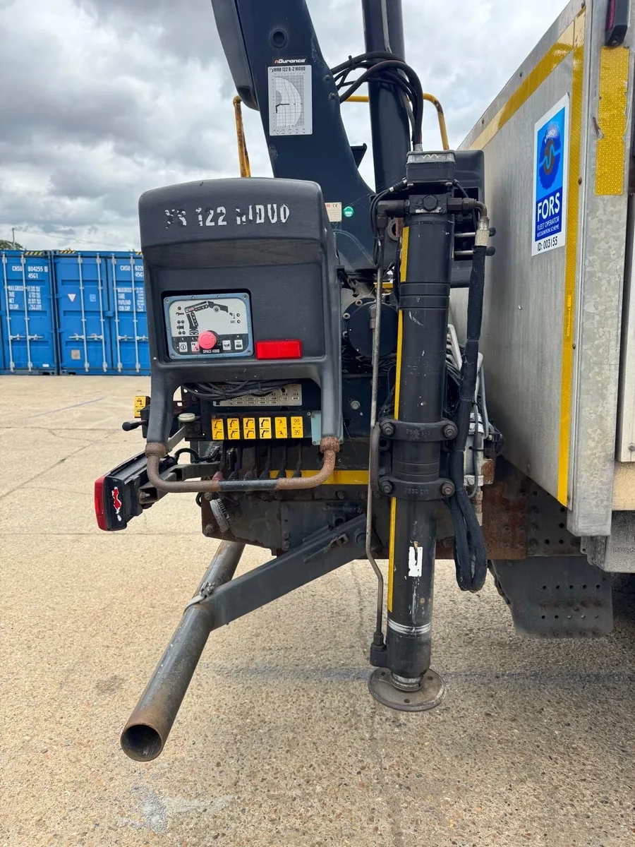 Hiab 122 crane and aluminium lorry body - Image 4