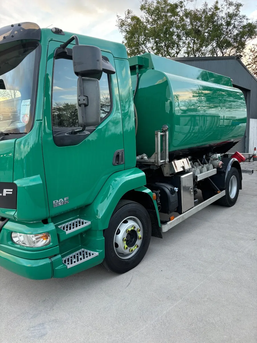 DAF oil tanker - Image 1