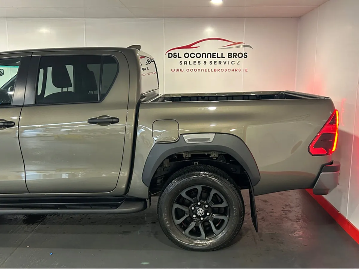 Toyota Hilux INVINCIBLE X D-4D 4WD INVINCIBLE DCB - Image 2