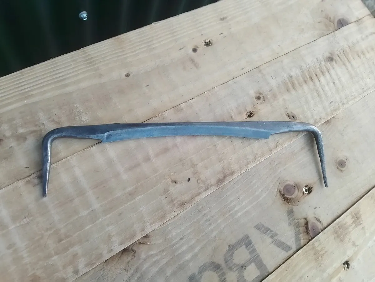 Old tools for repair. - Image 4