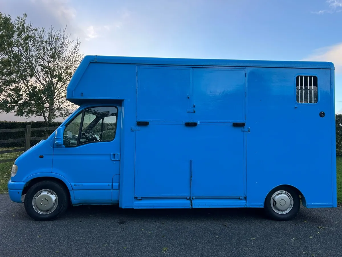 3.5 ton Horse box ready to go taxed and Test - Image 3