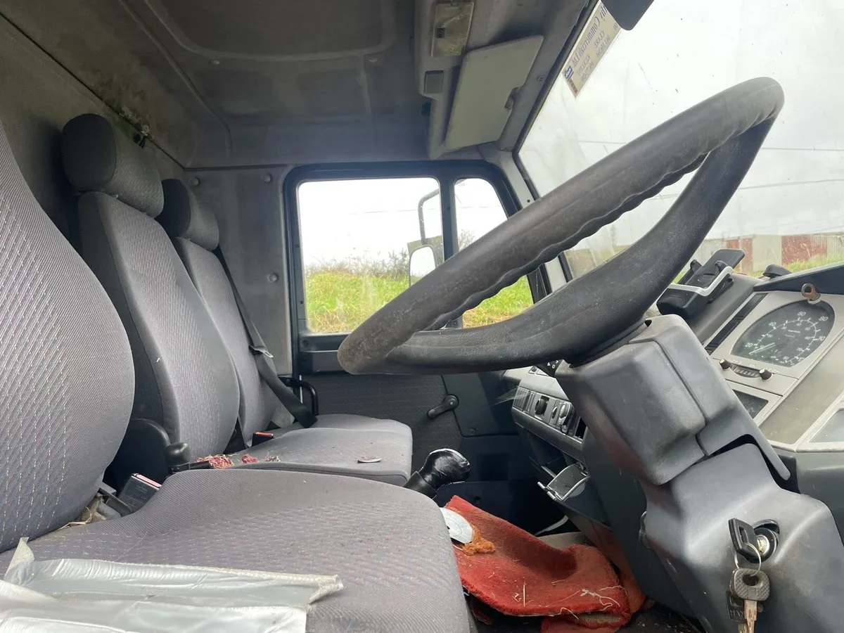 Horse truck - Image 4