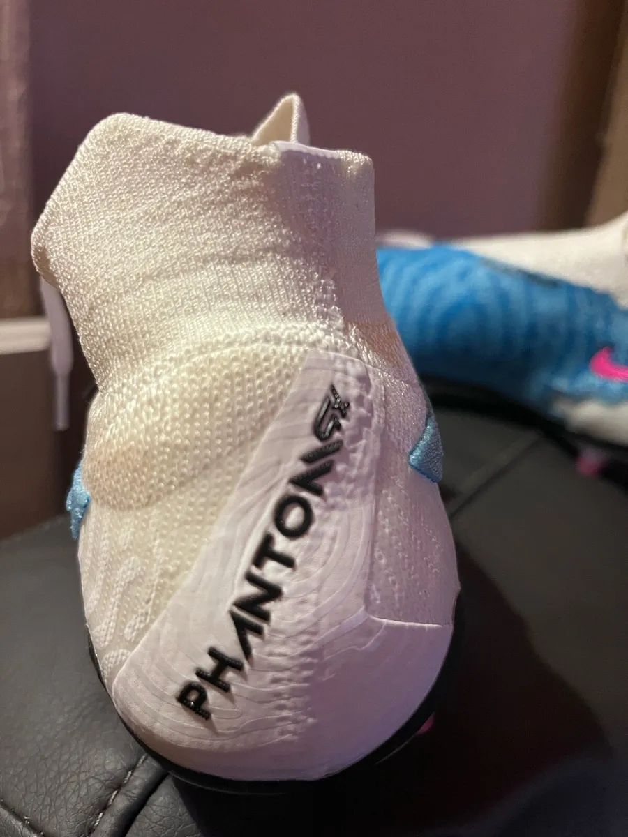 Phantom GX Elite Astro turf football boots - Image 3