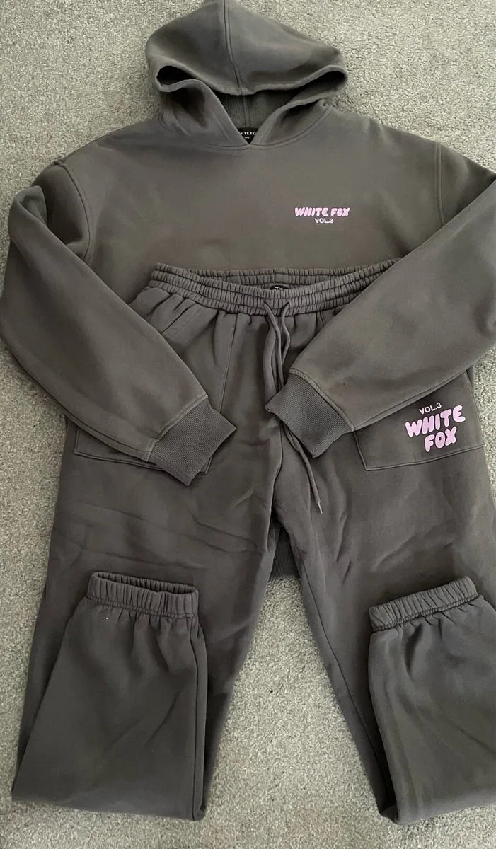 White fox tracksuit - Image 1