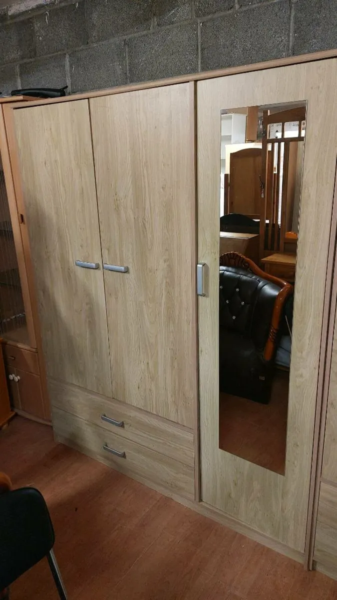 Wardbrobes lockers presses - Image 3